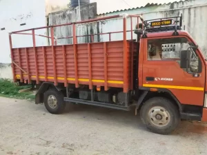 जवा, अतरैला, रामबाग की ग्रामीण सड़कों पर बढ़ा भारी मालवाहक वाहनों का आवागमन, सड़के हो रही समाप्त