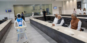 रोबोट चायवाला, जानिए क्या है सच ? Tea is being served by Robots