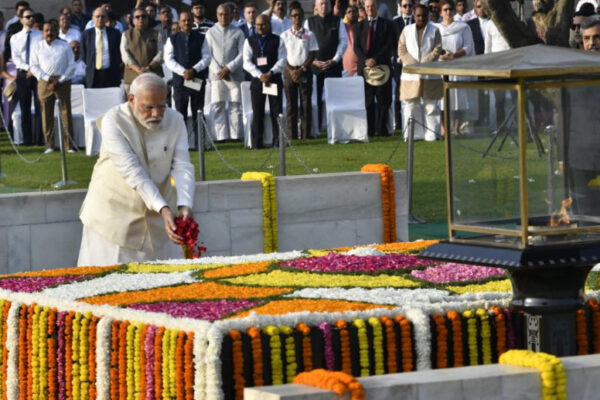 PM Modi give tribute to Mahatma Gandhi & Shashtri