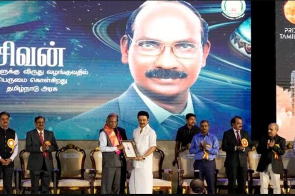 Tamilnadu CM give honour to ISRO's Scientists