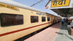 रीवा रेलवे स्टेशन : कहने को अमृत भारत स्टेशन , पर एक ATM तक नहीं Rewa_Railway_station